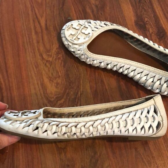 Tory Burch White basket weave flat size 5.5 - Picture 6 of 6